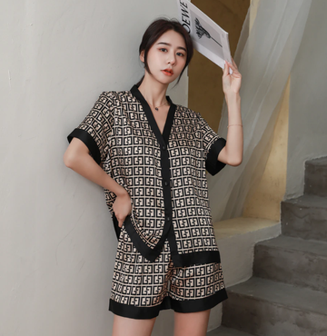 Luxury women's short sleeve pajamas set